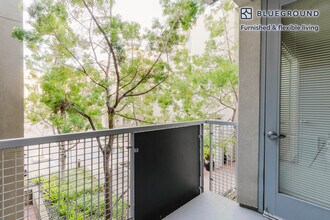 550 Moreland Way in Santa Clara, CA - Building Photo - Building Photo