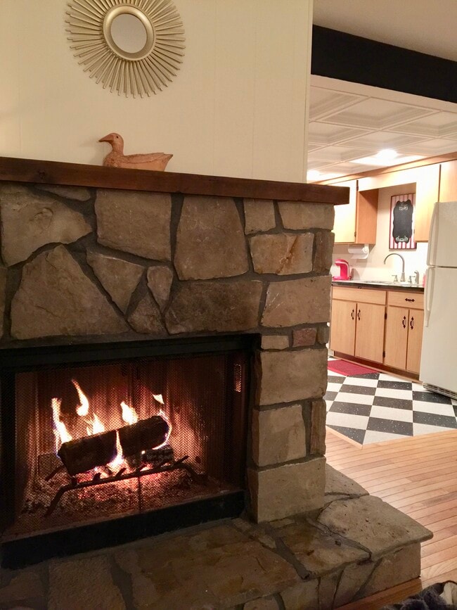 property at 11 Overlook Ln N