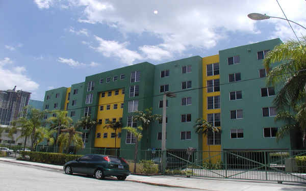 Palm Gardens in Miami, FL - Building Photo