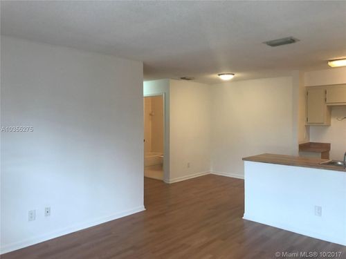 732 NW 103rd Terrace-Unit -2A in Pembroke Pines, FL - Foto de edificio