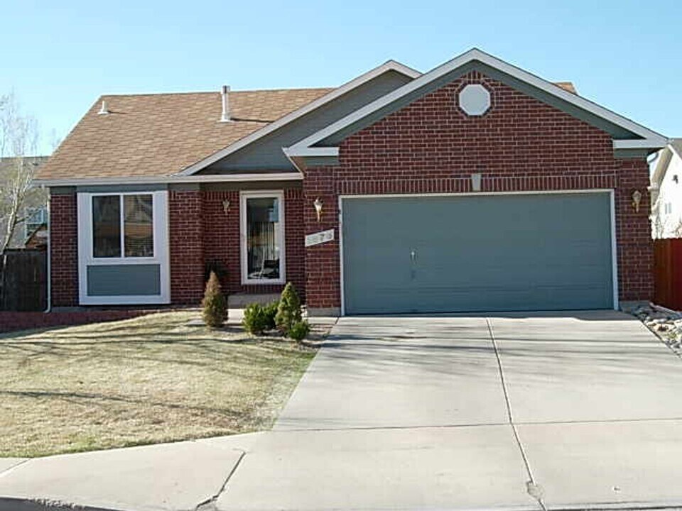 1575 Gumwood Dr in Colorado Springs, CO - Building Photo