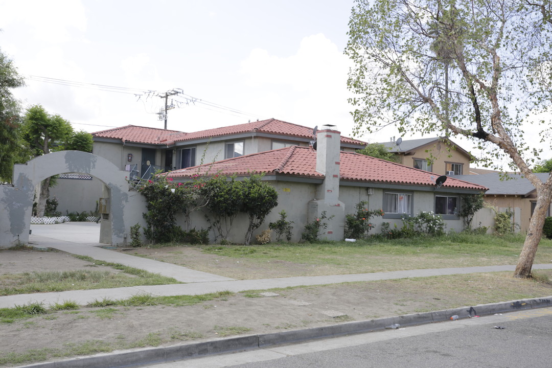 908 E Balsam Ave in Anaheim, CA - Building Photo