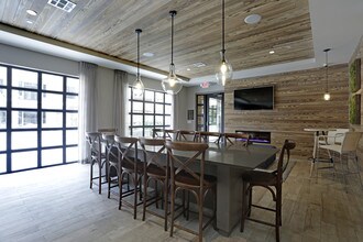 Sinclair in Houston, TX - Foto de edificio - Interior Photo