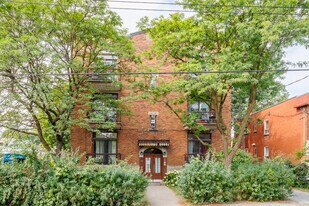 460 Rue in St. Laurent, QC - Building Photo