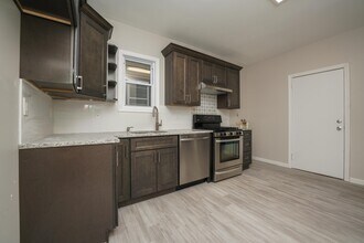 104 Cambridge Ave, Unit 2 in Garfield, NJ - Building Photo - Building Photo