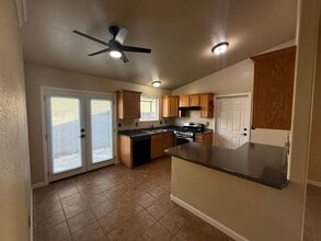 2485 Armour Ave in Kingman, AZ - Foto de edificio - Building Photo