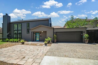 7703 Bobbitt Ln in Houston, TX - Building Photo - Building Photo
