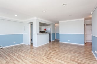 1227 S Harlem Ave-Unit -510 in Berwyn, IL - Building Photo - Building Photo