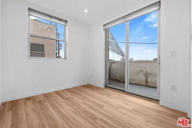 6066 Pickford Pl in Los Angeles, CA - Building Photo