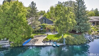 2625 Spinnaker Dr in Reno, NV - Building Photo