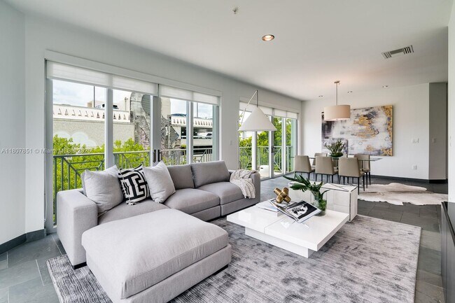 3333 Rice St in Miami, FL - Building Photo - Building Photo