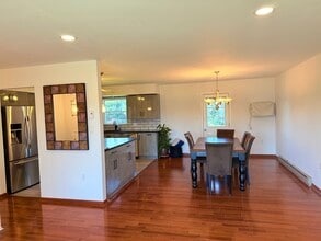 225 Greenwave Blvd in Kingston, PA - Foto de edificio - Building Photo