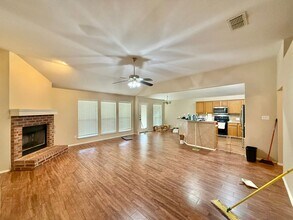 409 Asher Ln in Lindale, TX - Building Photo - Building Photo