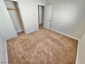 10663 Petricola St in Las Vegas, NV - Building Photo - Building Photo