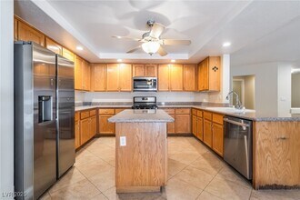 9796 Raven Wing Canyon Ct in Las Vegas, NV - Building Photo - Building Photo
