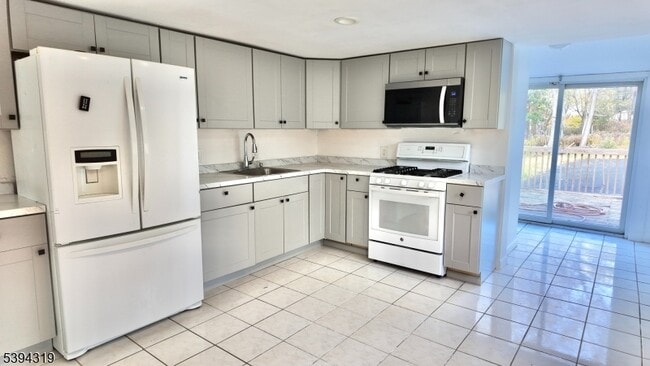 236 W Mt Pleasant Ave in Livingston, NJ - Building Photo - Building Photo