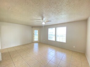 6100 Westgate Dr in Orlando, FL - Building Photo - Building Photo