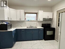 415 Rankin Ave in Windsor, ON - Building Photo