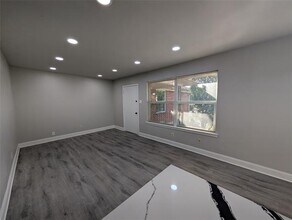 330 La Salle Dr in Richardson, TX - Building Photo - Building Photo