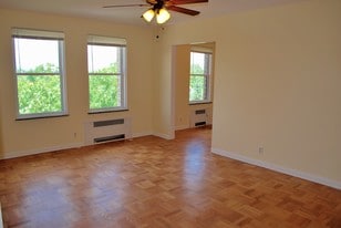 Niche Amadore Apartments