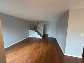 1612 Islandview Ct in Hoffman Estates, IL - Building Photo - Building Photo