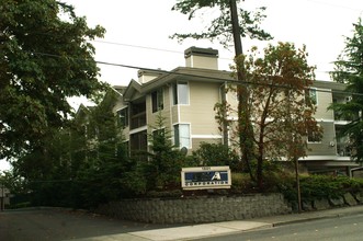 Lake Park Apartments in Seattle, WA - Building Photo - Building Photo