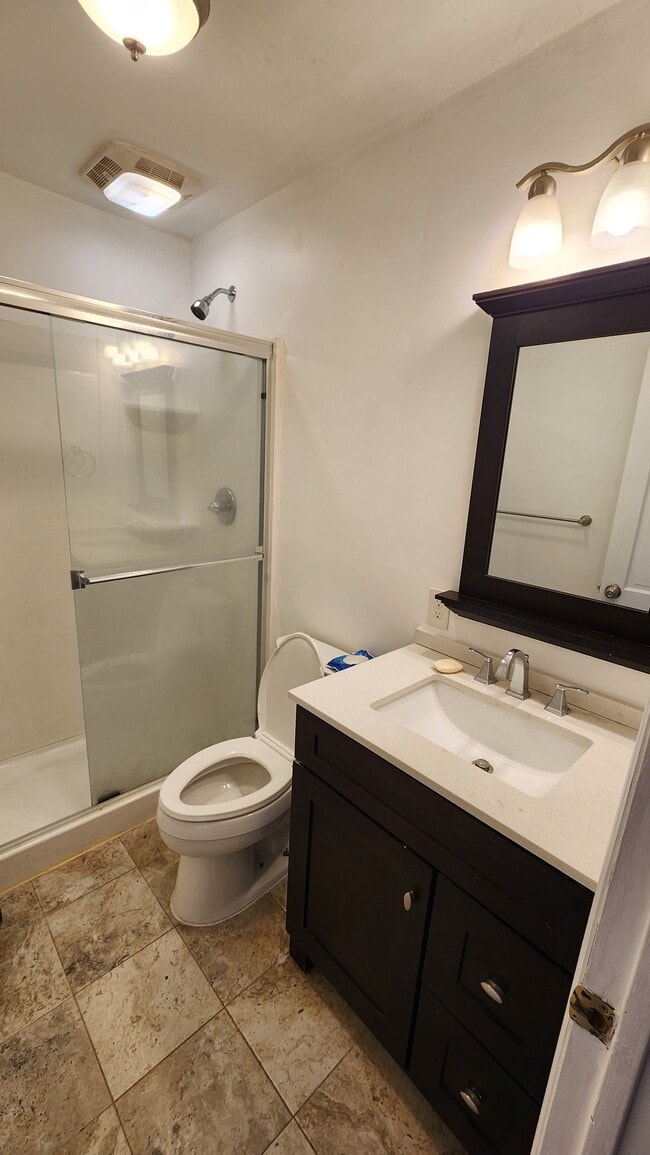 510 Kingston Hall Ct in Hampton, VA - Building Photo - Building Photo