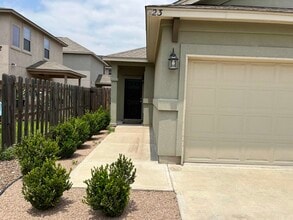 205 Aquero Blvd in Laredo, TX - Building Photo - Building Photo