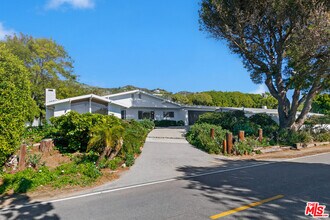31617 Broad Beach Rd in Malibu, CA - Building Photo - Building Photo