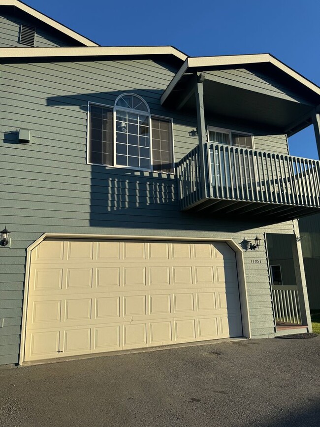 11957 Regency Dr in Anchorage, AK - Building Photo - Building Photo