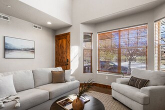 6095 N Fox Pointe Cir in Park City, UT - Foto de edificio - Building Photo