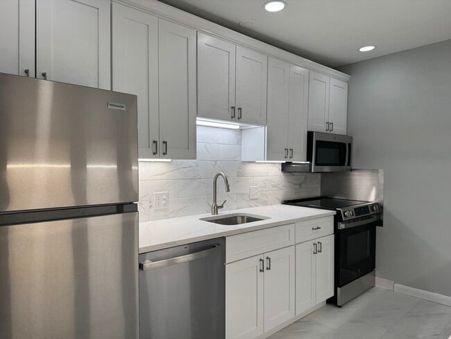 181 Melba St in Milford, CT - Building Photo - Building Photo