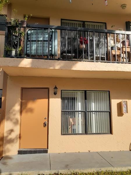 2735 W 66th St in Hialeah, FL - Building Photo - Building Photo