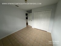 4743 27th St SW in Lehigh Acres, FL - Foto de edificio - Building Photo