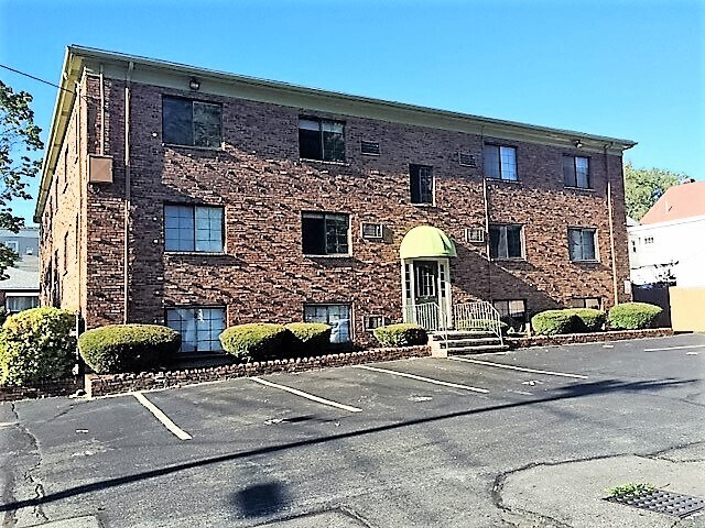 75 Winthrop St, Unit 15 in Everett, MA - Foto de edificio - Building Photo