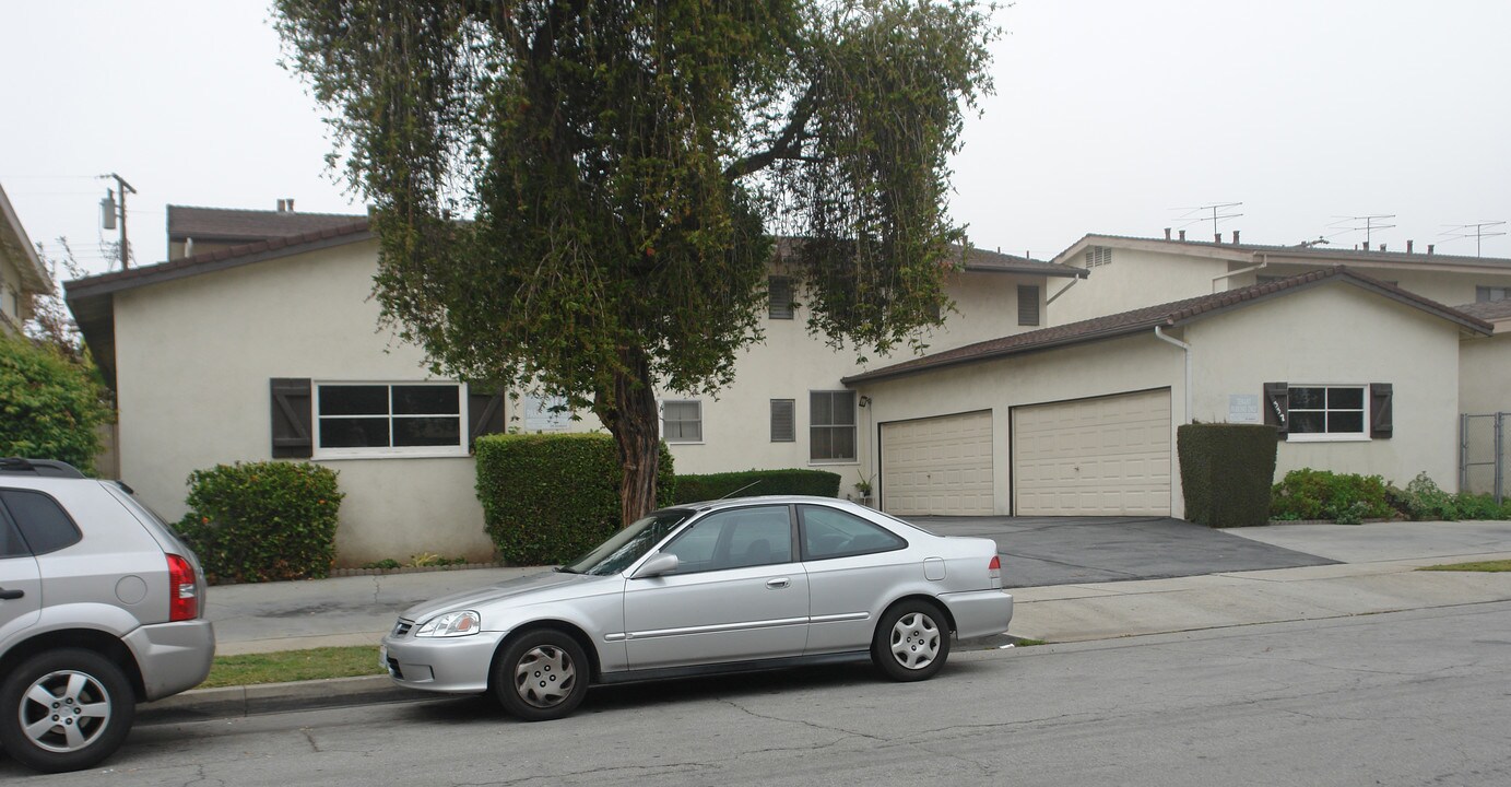 337 E Navilla Pl in Covina, CA - Building Photo