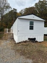 1004 S Jackson St in Athens, TN - Building Photo