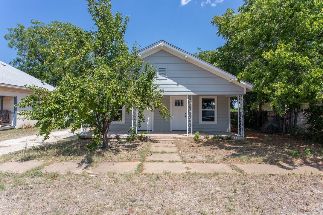 2507 Buchanan St in Wichita Falls, TX - Building Photo