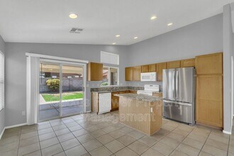 2401 E Derringer Way in Chandler, AZ - Building Photo - Building Photo