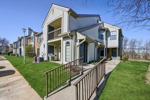 3015 Lighthouse Ln in Sayreville, NJ - Building Photo