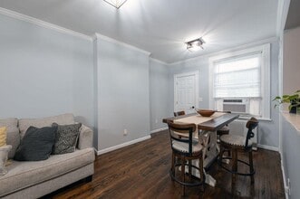 68 Zabriskie St in Jersey City, NJ - Building Photo - Building Photo
