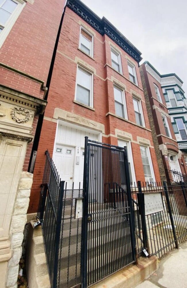 property at 725 N Ada St