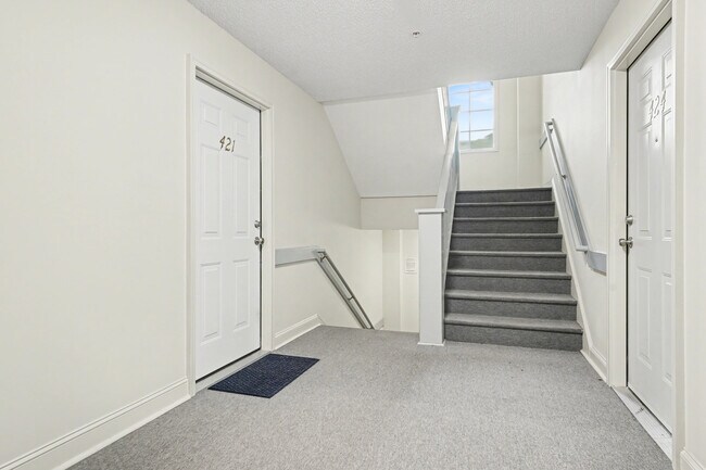 421 Rivertree Ln in Winston-Salem, NC - Building Photo - Building Photo