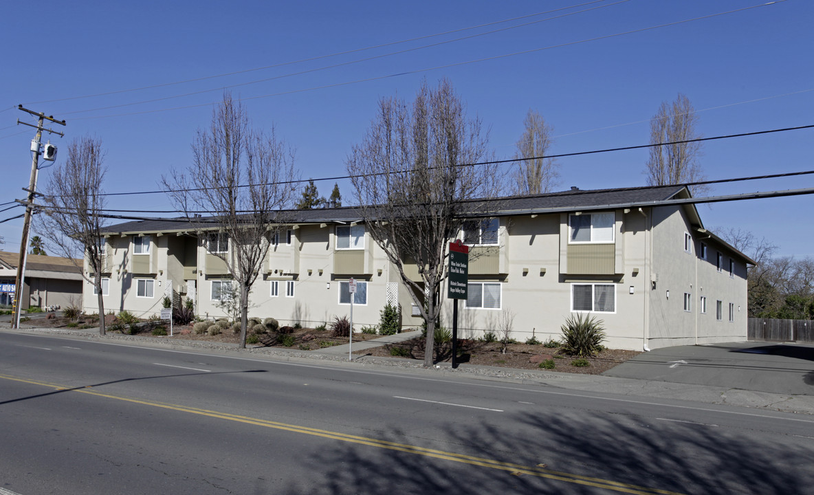 680 Lincoln Ave in Napa, CA - Foto de edificio