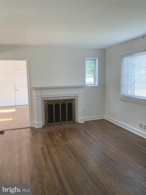 4410 Woodfield Rd in Kensington, MD - Building Photo - Building Photo