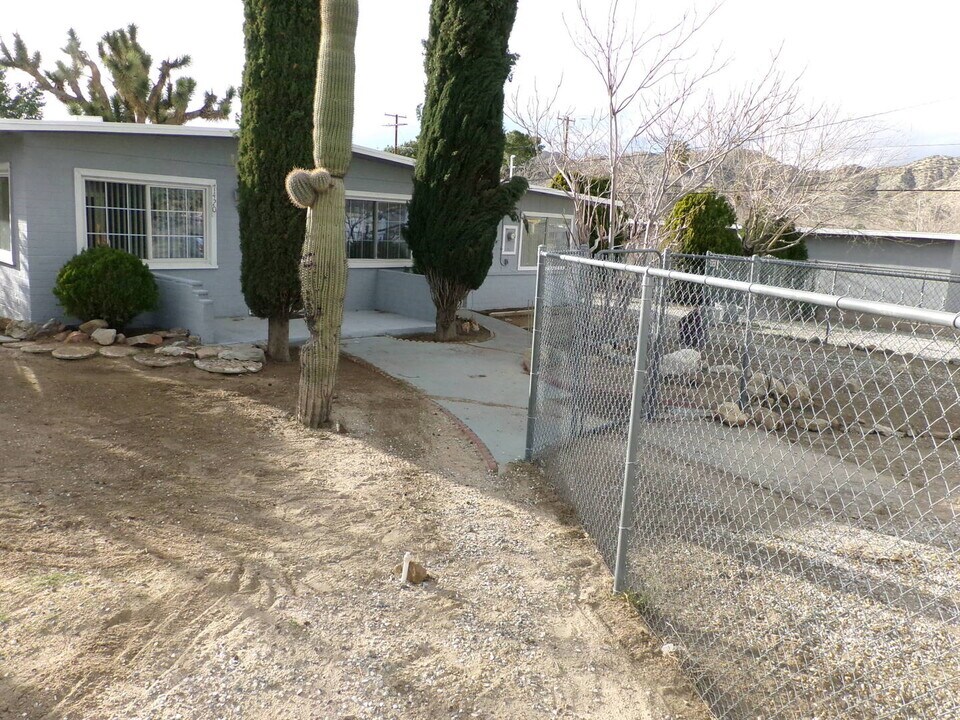 7420 Geronimo Trail in Yucca Valley, CA - Building Photo