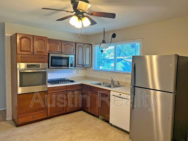 760 Starlet Dr in Florissant, MO - Foto de edificio - Building Photo