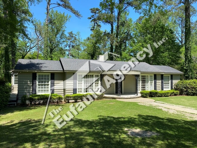 property at 1394 Country Club Rd