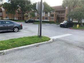 755 NW 92nd Ave in Plantation, FL - Building Photo - Building Photo
