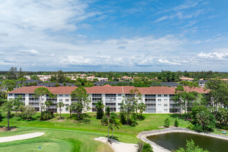 Miravista Condominiums in Naples, FL - Building Photo - Building Photo